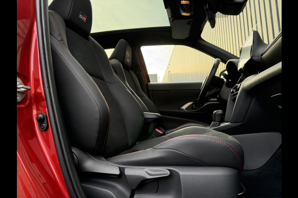 Toyota Yaris Cross 1.5 Hybrid GR Sport | Afnm. Trekhaak | Pano dak | JBL | Rijklaar!!
