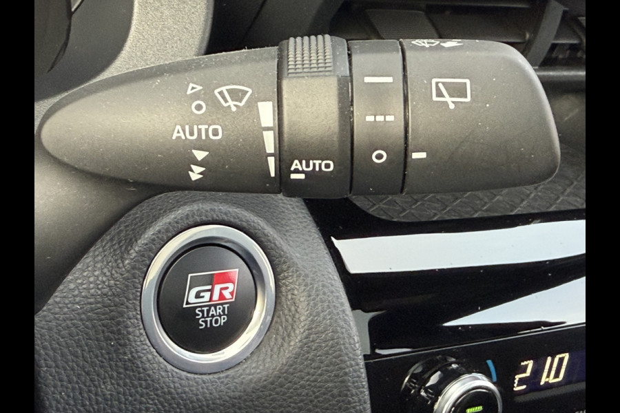 Toyota Yaris Cross 1.5 Hybrid GR Sport | Afnm. Trekhaak | Pano dak | JBL | Rijklaar!!