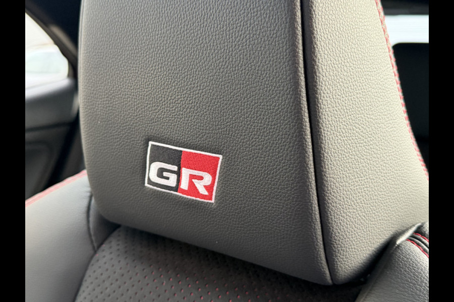 Toyota Yaris Cross 1.5 Hybrid GR Sport | Afnm. Trekhaak | Pano dak | JBL | Rijklaar!!