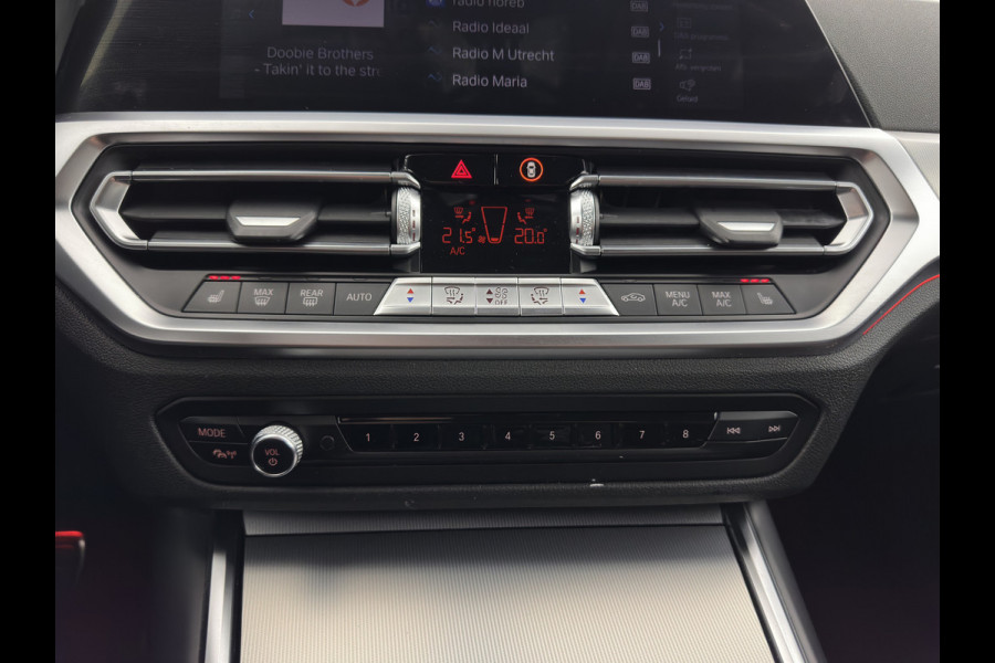 BMW 3 Serie Touring 320e M-Sportpack Business Edition Plus (Plug-In) (INCL-BTW) *PANO | LASER-LED | LEATHER | HEATED-SPORTSEATS | HARMAN/KARDON | VIRTUAL-COCKPIT | AMBIENT-LIGHT | NAVI-FULLMAP | DAB+ | 18''ALU*