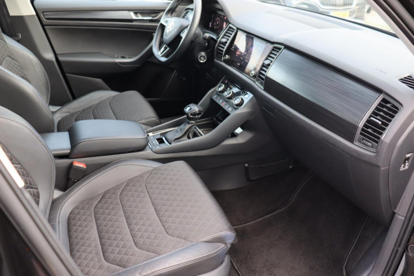 Škoda Kodiaq 1.5 TSI Business Edition org.NL schuifdak digitaal dashboard el.trekhaak adapt.cruise camera el.klep