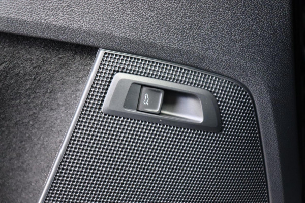 Škoda Kodiaq 1.5 TSI Business Edition org.NL schuifdak digitaal dashboard el.trekhaak adapt.cruise camera el.klep