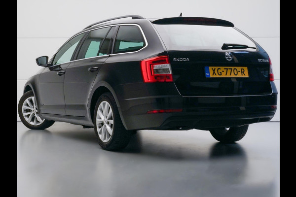 Škoda Octavia Combi 1.0 TSI Greentech Ambition Business Deluxe (APPLE CARPLAY,CLIMATE CONTROL,PARKEERSENSOREN,CRUISE,TOPCONDITIE)