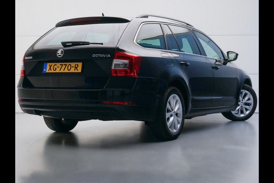Škoda Octavia Combi 1.0 TSI Greentech Ambition Business Deluxe (APPLE CARPLAY,CLIMATE CONTROL,PARKEERSENSOREN,CRUISE,TOPCONDITIE)