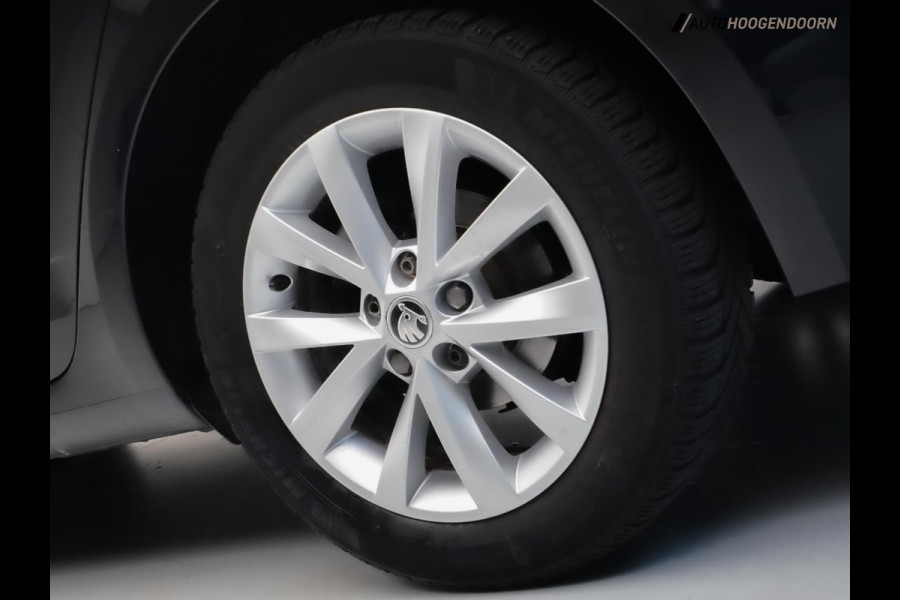 Škoda Octavia Combi 1.0 TSI Greentech Ambition Business Deluxe (APPLE CARPLAY,CLIMATE CONTROL,PARKEERSENSOREN,CRUISE,TOPCONDITIE)