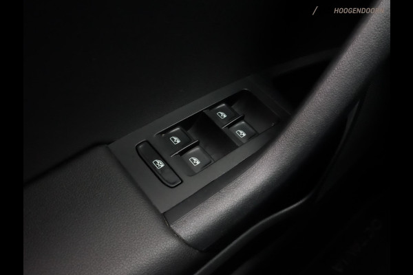 Škoda Octavia Combi 1.0 TSI Greentech Ambition Business Deluxe (APPLE CARPLAY,CLIMATE CONTROL,PARKEERSENSOREN,CRUISE,TOPCONDITIE)