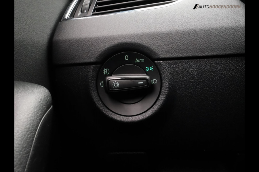 Škoda Octavia Combi 1.0 TSI Greentech Ambition Business Deluxe (APPLE CARPLAY,CLIMATE CONTROL,PARKEERSENSOREN,CRUISE,TOPCONDITIE)