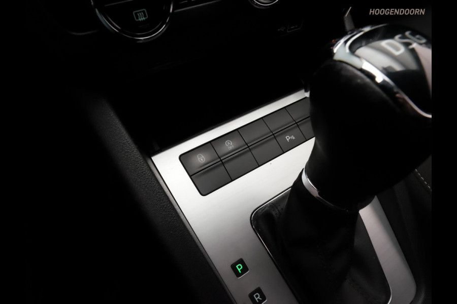 Škoda Octavia Combi 1.0 TSI Greentech Ambition Business Deluxe (APPLE CARPLAY,CLIMATE CONTROL,PARKEERSENSOREN,CRUISE,TOPCONDITIE)