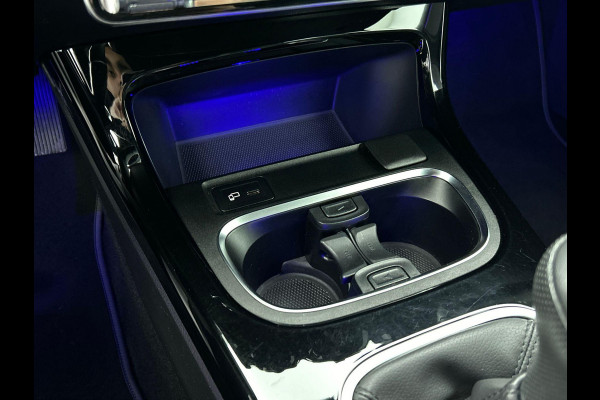 Mercedes-Benz A-Klasse 160 Business Solution Luxury Navigatie Apple Carplay/Android Auto Camera Parkeersensoren Cruise Control Stoelverwarming Virtual Cockpit Lichtmetalen velgen Climate Control