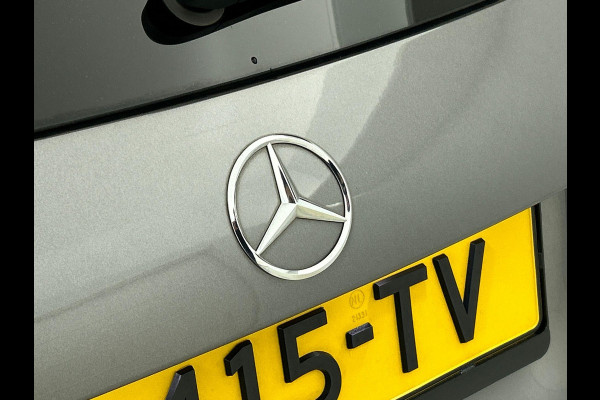 Mercedes-Benz A-Klasse 160 Business Solution Luxury Navigatie Apple Carplay/Android Auto Camera Parkeersensoren Cruise Control Stoelverwarming Virtual Cockpit Lichtmetalen velgen Climate Control