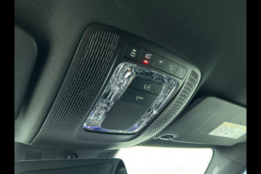 Mercedes-Benz A-Klasse 160 Business Solution Luxury Navigatie Apple Carplay/Android Auto Camera Parkeersensoren Cruise Control Stoelverwarming Virtual Cockpit Lichtmetalen velgen Climate Control