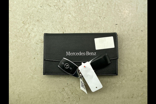Mercedes-Benz A-Klasse 160 Business Solution Luxury Navigatie Apple Carplay/Android Auto Camera Parkeersensoren Cruise Control Stoelverwarming Virtual Cockpit Lichtmetalen velgen Climate Control