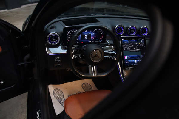 Mercedes-Benz C-Klasse 200 AMG PANO-BURMESTER-MEMORY-HUD-360