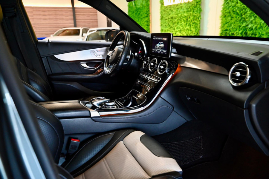 Mercedes-Benz GLC AMG 63 4MATIC+ - Distronic Pro - Burmester - Memory - Panoramadak - Trekhaak - Nappaleder -