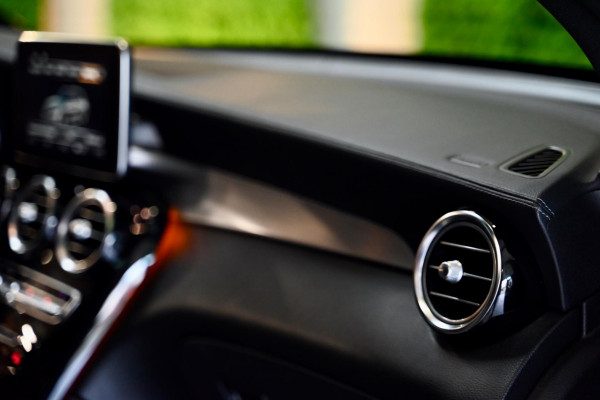 Mercedes-Benz GLC AMG 63 4MATIC+ - Distronic Pro - Burmester - Memory - Panoramadak - Trekhaak - Nappaleder -