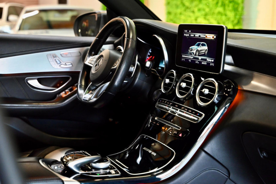 Mercedes-Benz GLC AMG 63 4MATIC+ - Distronic Pro - Burmester - Memory - Panoramadak - Trekhaak - Nappaleder -