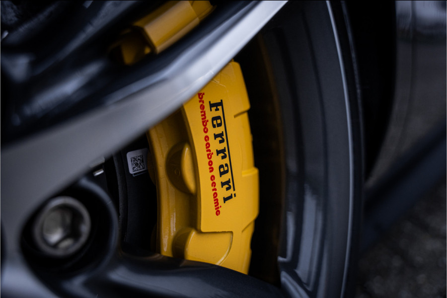 Ferrari 296 GTS 3.0 V6 830pk ** Kroymans ** Daytona Seats ** Lift ** HUD ** Pass Display ** Carbon Btw