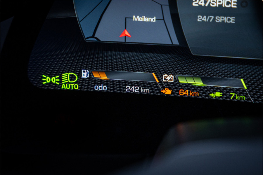 Ferrari 296 GTS 3.0 V6 830pk ** Kroymans ** Daytona Seats ** Lift ** HUD ** Pass Display ** Carbon Btw