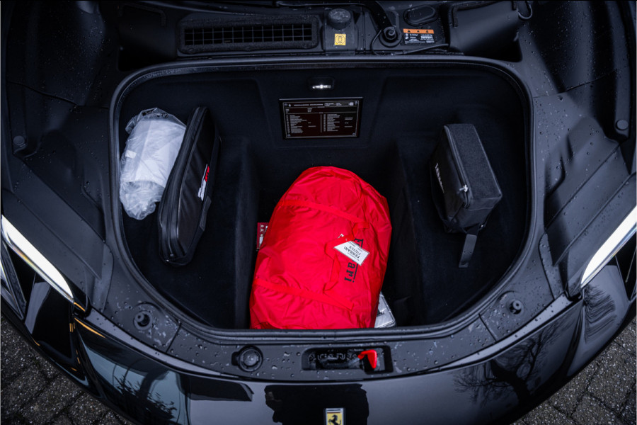 Ferrari 296 GTS 3.0 V6 830pk ** Kroymans ** Daytona Seats ** Lift ** HUD ** Pass Display ** Carbon Btw