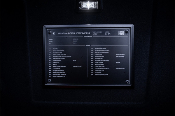 Ferrari 296 GTS 3.0 V6 830pk ** Kroymans ** Daytona Seats ** Lift ** HUD ** Pass Display ** Carbon Btw