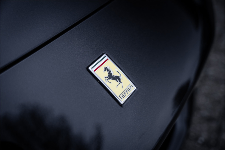 Ferrari 296 GTS 3.0 V6 830pk ** Kroymans ** Daytona Seats ** Lift ** HUD ** Pass Display ** Carbon Btw