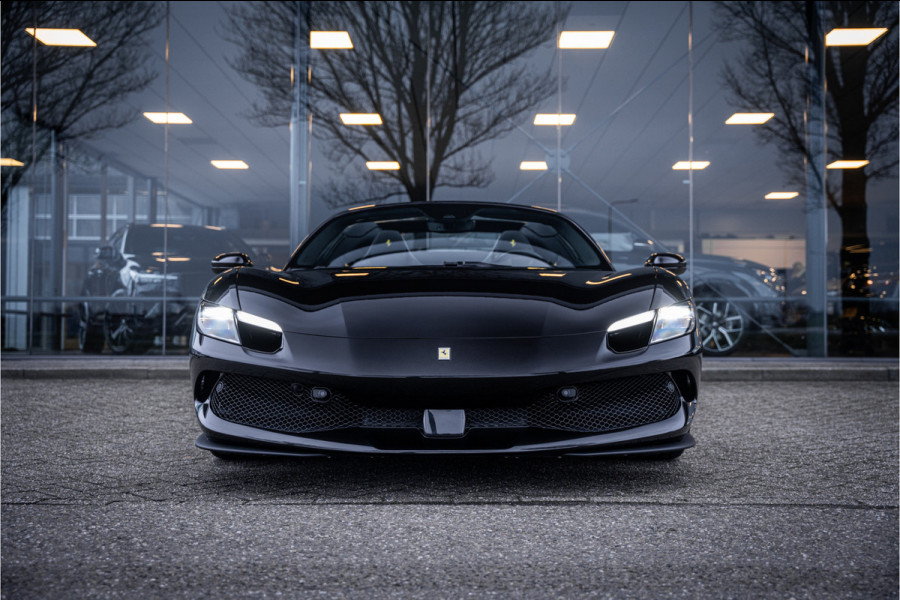 Ferrari 296 GTS 3.0 V6 830pk ** Kroymans ** Daytona Seats ** Lift ** HUD ** Pass Display ** Carbon Btw