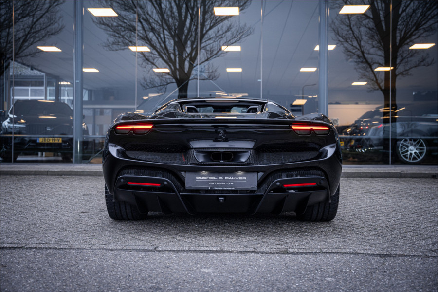 Ferrari 296 GTS 3.0 V6 830pk ** Kroymans ** Daytona Seats ** Lift ** HUD ** Pass Display ** Carbon Btw