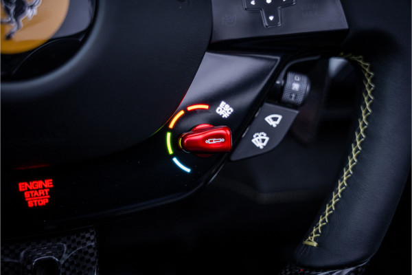 Ferrari 296 GTS 3.0 V6 830pk ** Kroymans ** Daytona Seats ** Lift ** HUD ** Pass Display ** Carbon Btw