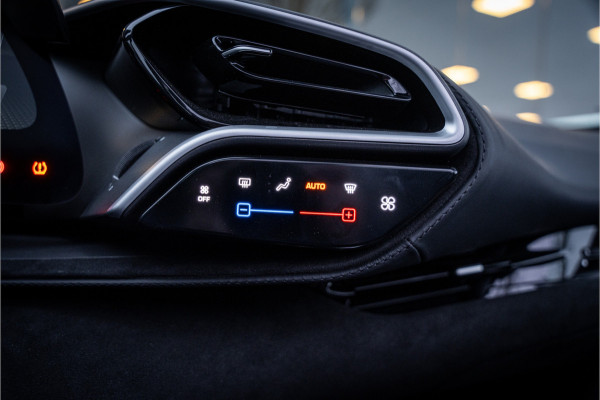 Ferrari 296 GTS 3.0 V6 830pk ** Kroymans ** Daytona Seats ** Lift ** HUD ** Pass Display ** Carbon Btw