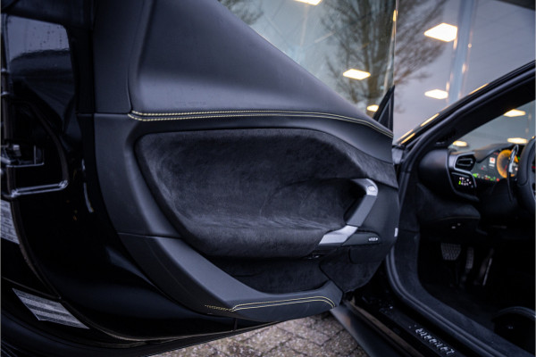 Ferrari 296 GTS 3.0 V6 830pk ** Kroymans ** Daytona Seats ** Lift ** HUD ** Pass Display ** Carbon Btw