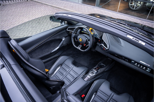 Ferrari 296 GTS 3.0 V6 830pk ** Kroymans ** Daytona Seats ** Lift ** HUD ** Pass Display ** Carbon Btw