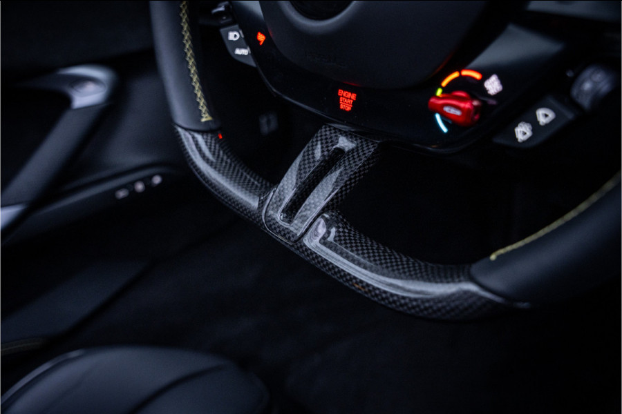 Ferrari 296 GTS 3.0 V6 830pk ** Kroymans ** Daytona Seats ** Lift ** HUD ** Pass Display ** Carbon Btw