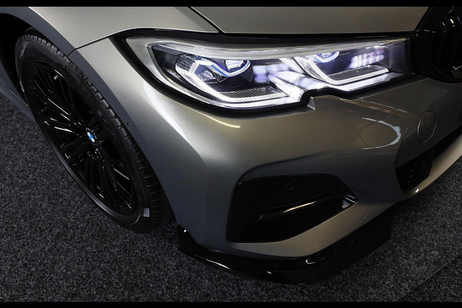 BMW 3-serie 330e High Executive M Sport / Head Up / Memory / Acc / Lane Assist / Dode Hoek / Open Dak / Cognac Leder / Camera /Led