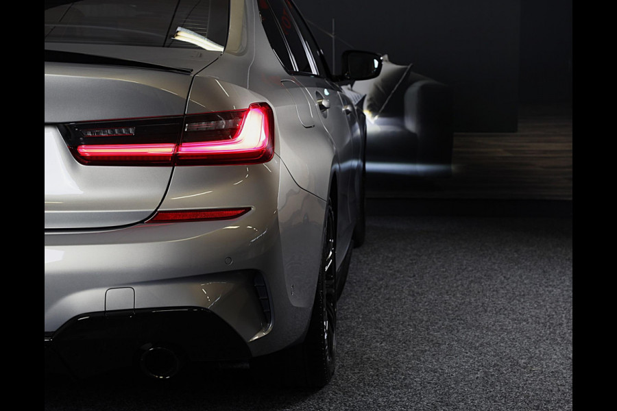 BMW 3-serie 330e High Executive M Sport / Head Up / Memory / Acc / Lane Assist / Dode Hoek / Open Dak / Cognac Leder / Camera /Led