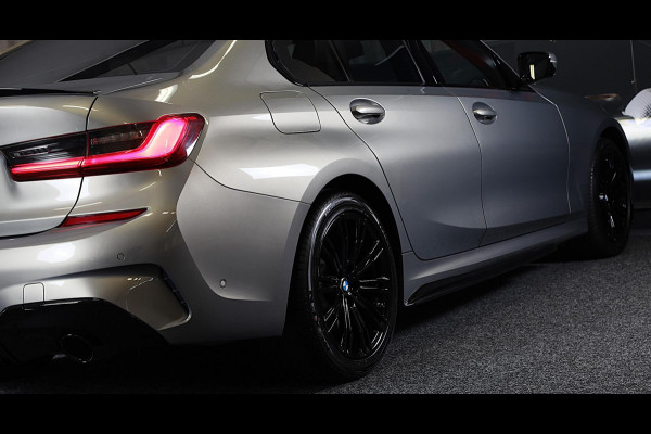 BMW 3-serie 330e High Executive M Sport / Head Up / Memory / Acc / Lane Assist / Dode Hoek / Open Dak / Cognac Leder / Camera /Led