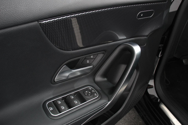 Mercedes-Benz A-Klasse 180 136pk DCT Progressive Navigatie Parkeersensoren Camera Cruise Control Stoelverwarming Ledverlichting Climate Control