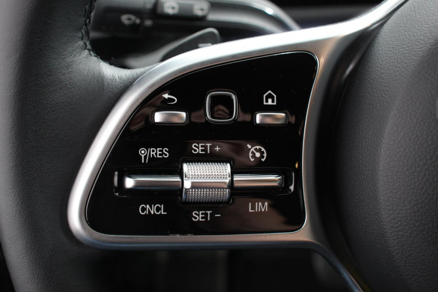 Mercedes-Benz A-Klasse 180 136pk DCT Progressive Navigatie Parkeersensoren Camera Cruise Control Stoelverwarming Ledverlichting Climate Control