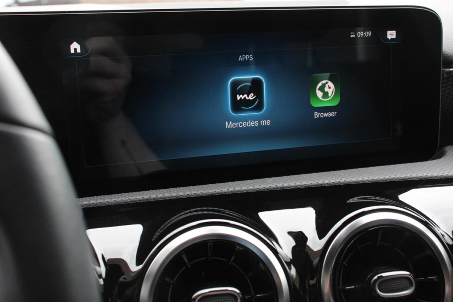 Mercedes-Benz A-Klasse 180 136pk DCT Progressive Navigatie Parkeersensoren Camera Cruise Control Stoelverwarming Ledverlichting Climate Control