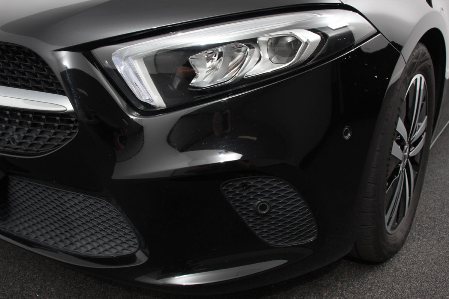 Mercedes-Benz A-Klasse 180 136pk DCT Progressive Navigatie Parkeersensoren Camera Cruise Control Stoelverwarming Ledverlichting Climate Control