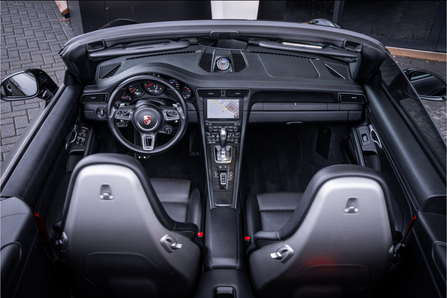 Porsche 911 Cabrio 3.0 Carrera GTS - Origineel NL | Sport Chrono + | Bose | Memory | Lift