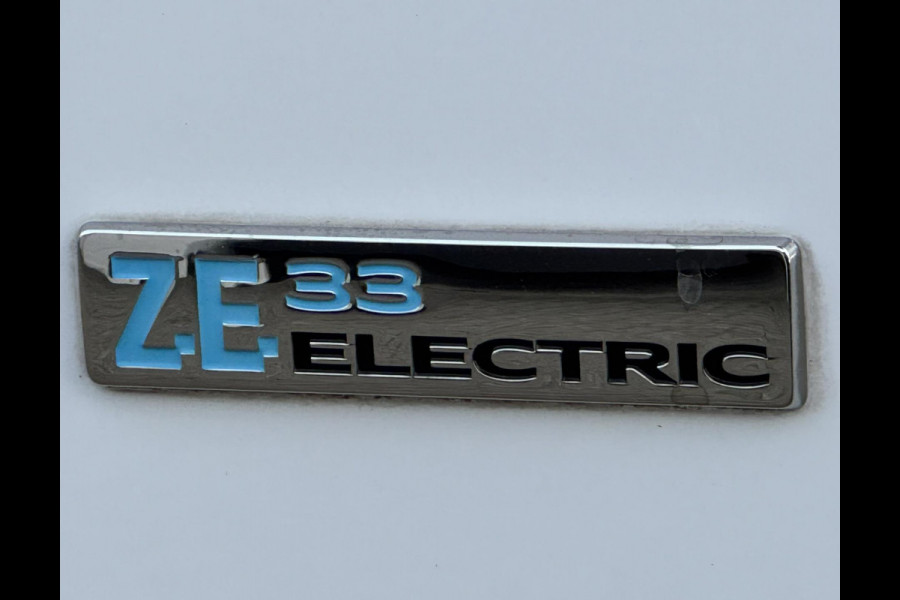 Renault Kangoo Z.E. Airco Dealeronderhouden Cruise control Navigatie Radio/CD Parkeersensoren achter Dubbeldeurs