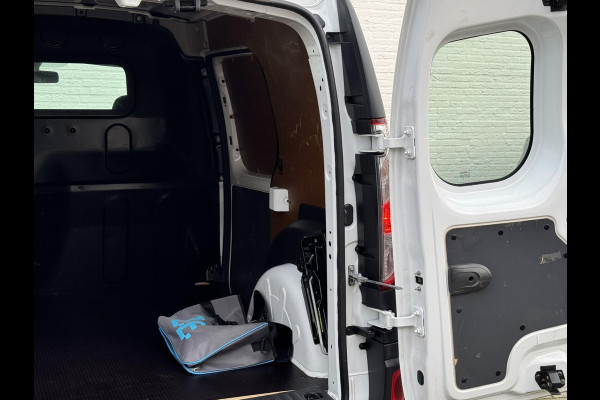 Renault Kangoo Z.E. Airco Dealeronderhouden Cruise control Navigatie Radio/CD Parkeersensoren achter Dubbeldeurs