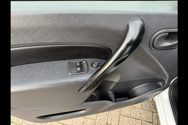 Renault Kangoo Z.E. Airco Dealeronderhouden Cruise control Navigatie Radio/CD Parkeersensoren achter Dubbeldeurs