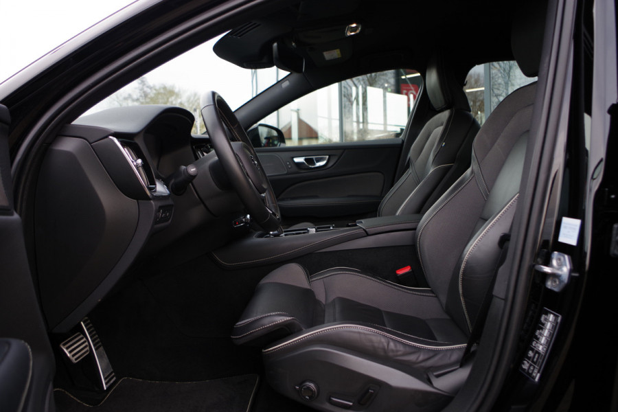 Volvo V60 2.0 T8 Recharge 390 PK AWD R-Design PHEV, Trekhaak, 360 Camera, Memory, H/K Sound, Adap. Cruise Control