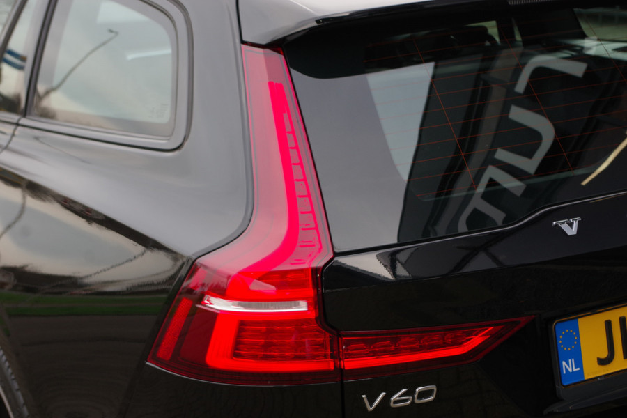 Volvo V60 2.0 T8 Recharge 390 PK AWD R-Design PHEV, Trekhaak, 360 Camera, Memory, H/K Sound, Adap. Cruise Control