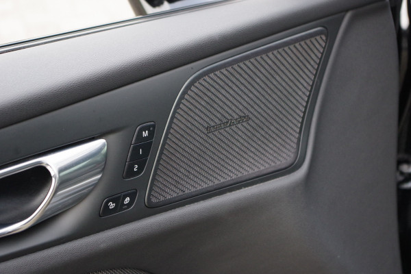 Volvo V60 2.0 T8 Recharge 390 PK AWD R-Design PHEV, Trekhaak, 360 Camera, Memory, H/K Sound, Adap. Cruise Control