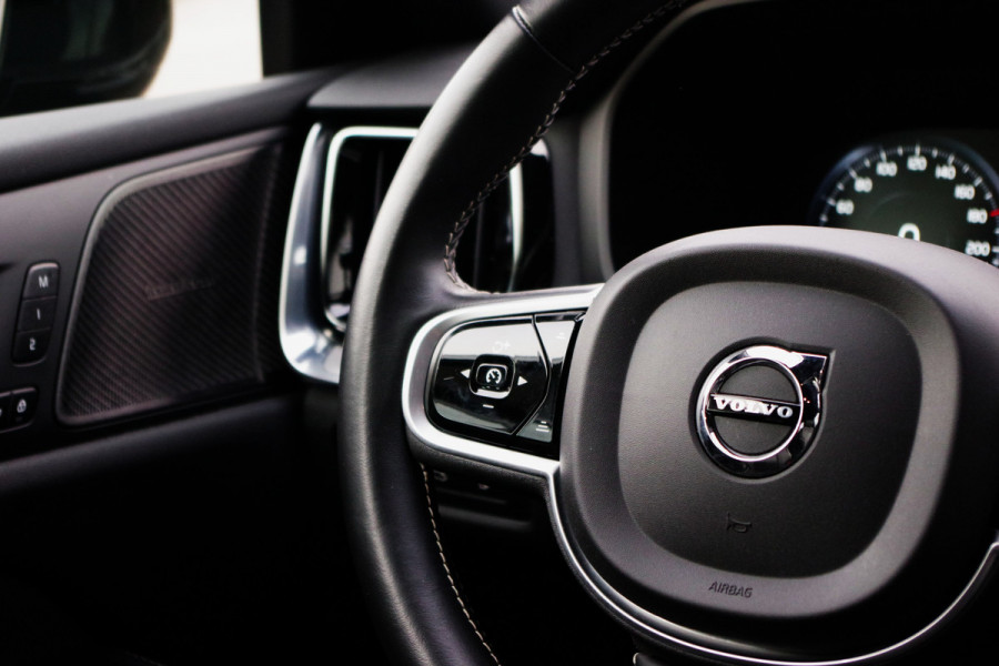 Volvo V60 2.0 T8 Recharge 390 PK AWD R-Design PHEV, Trekhaak, 360 Camera, Memory, H/K Sound, Adap. Cruise Control