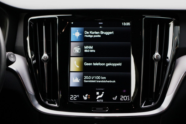 Volvo V60 2.0 T8 Recharge 390 PK AWD R-Design PHEV, Trekhaak, 360 Camera, Memory, H/K Sound, Adap. Cruise Control