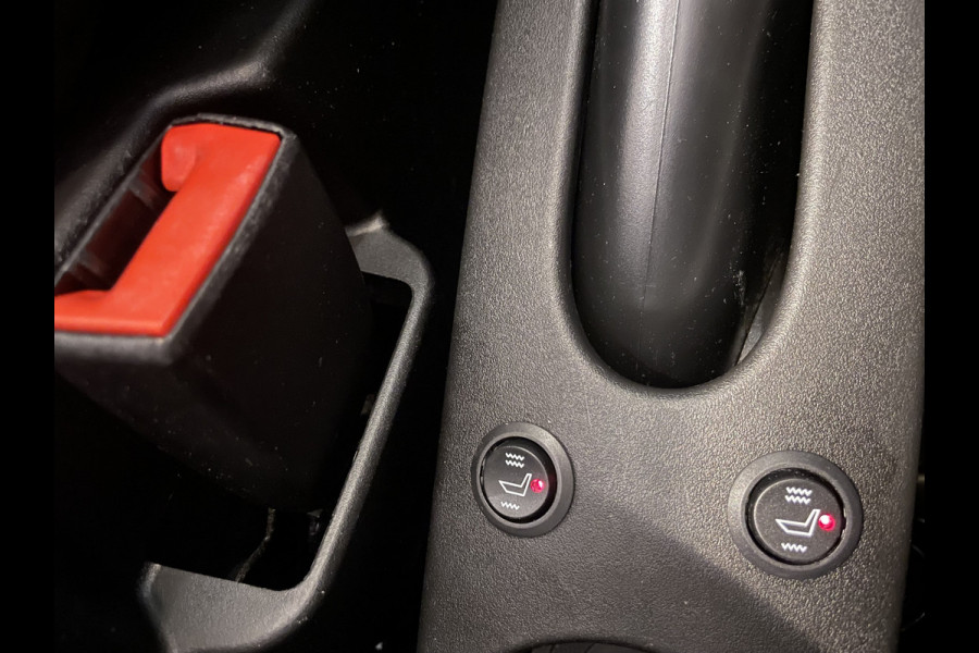 Fiat 500C 1.0 Hybrid sport Airco - Cruise control - Open dak - Parkeersensoren achter - Stoelverwarming - Mistlampen voor - Stuur leder - Stuur multifunctioneel - Bluetooth - Licht metalen velgen 15 inch