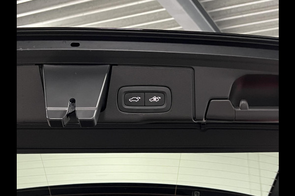 Volvo XC60 T8 Plug-in AWD Black Edition *455PK* Open dak | Adapt. cruise control | Harman Kardon | 360° Camera | Head-up | Pilot assist